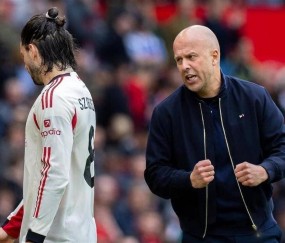3-2绝杀！曼联双杀利物浦重返欧冠，卫冕冠军在老特拉福德被打得原形毕露