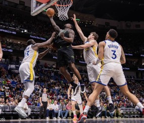 波杰姆斯基16+15威廉森26分 勇士不敌鹈鹕