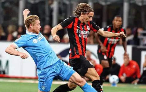 意甲焦点战：AC米兰有希望逆袭那不勒斯吗？